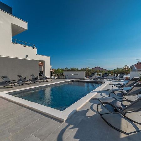 Villa Magnifica Apartments With Pool Novalja Ngoại thất bức ảnh