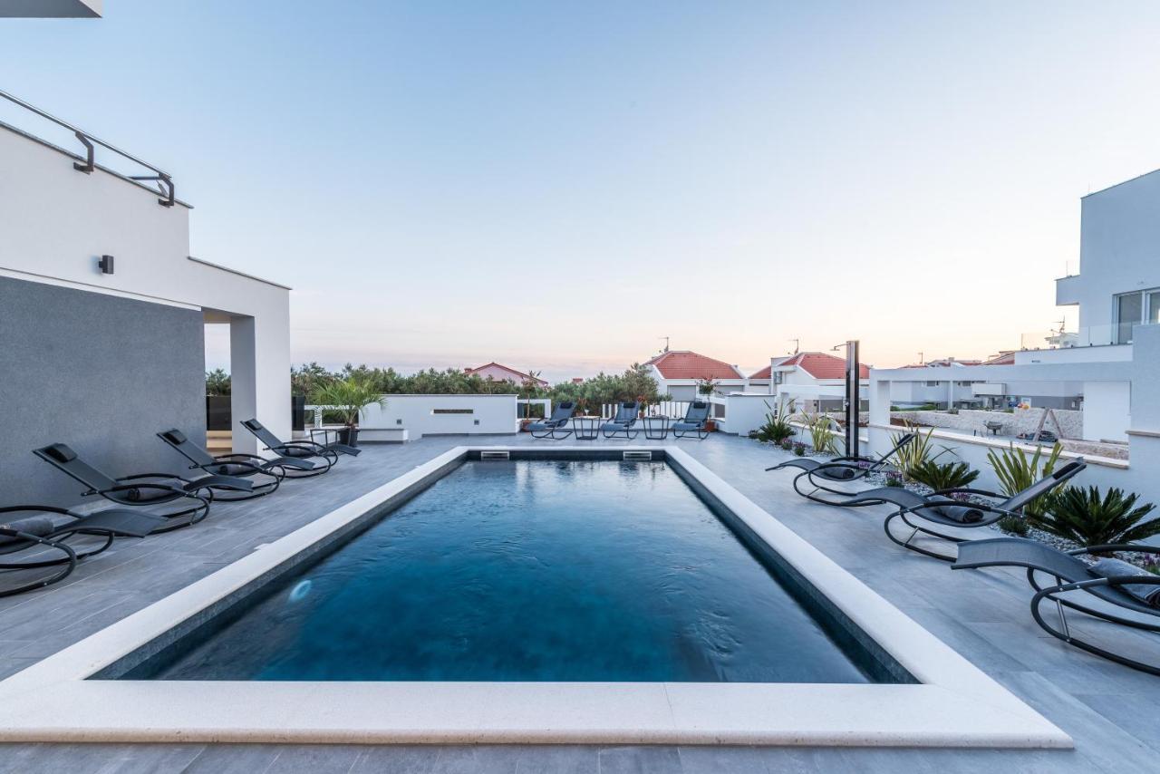 Villa Magnifica Apartments With Pool Novalja Ngoại thất bức ảnh