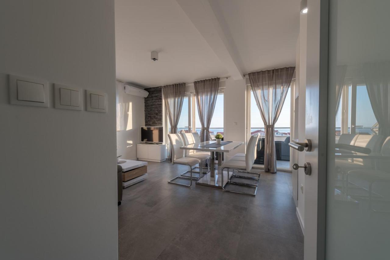 Villa Magnifica Apartments With Pool Novalja Ngoại thất bức ảnh