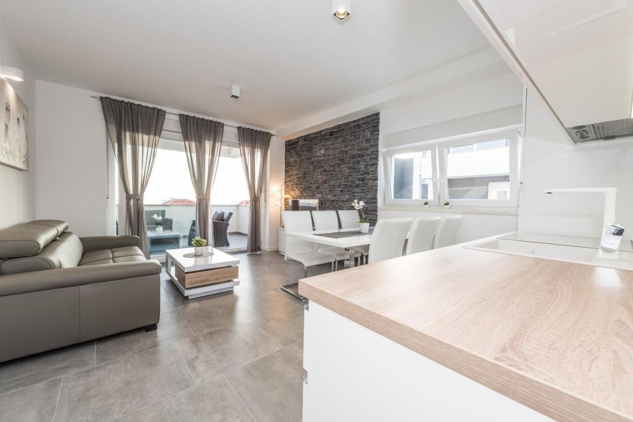 Villa Magnifica Apartments With Pool Novalja Ngoại thất bức ảnh