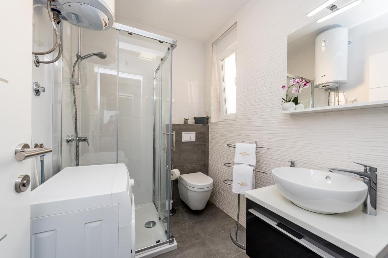 Villa Magnifica Apartments With Pool Novalja Ngoại thất bức ảnh