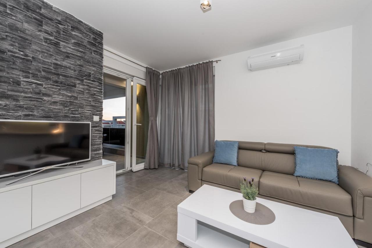 Villa Magnifica Apartments With Pool Novalja Ngoại thất bức ảnh